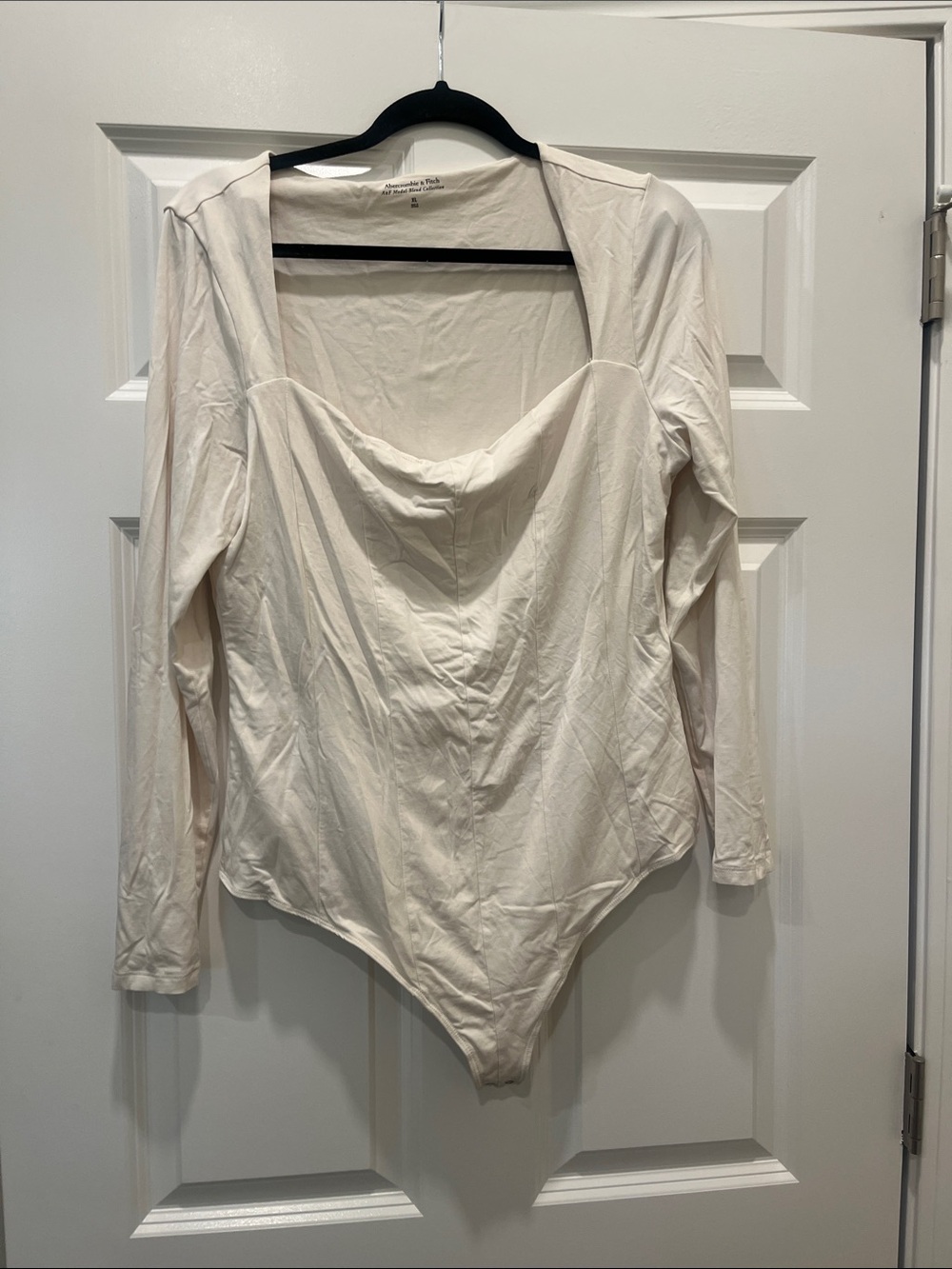 Abercrombie & Fitch Off-White Scoop Neck Long-Sleeve Bodysuit